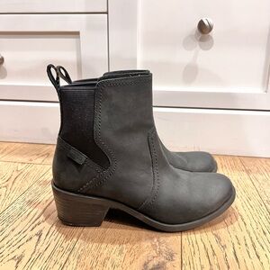 Teva chelsea anaya boots women size 8